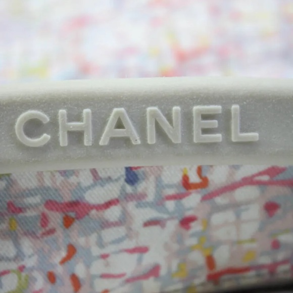 SOLD Chanel Large Clover Charm Two Way Tote Handbag White Pink Canvas - Picture 11 of 15